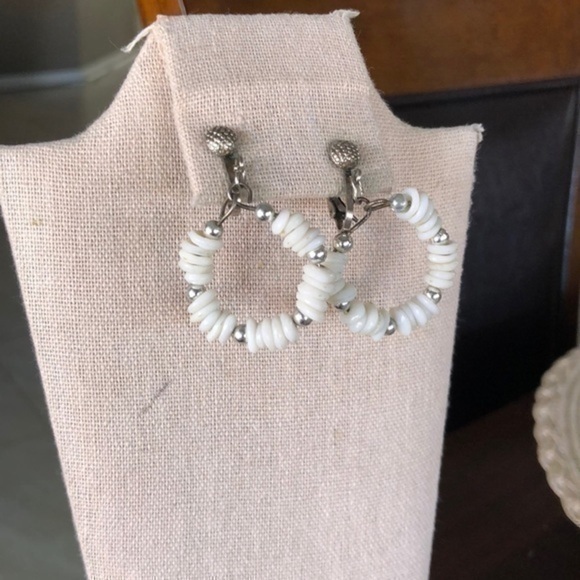 Vintage Signed Hong Kong Hoop Earrings - Picture 1 of 3